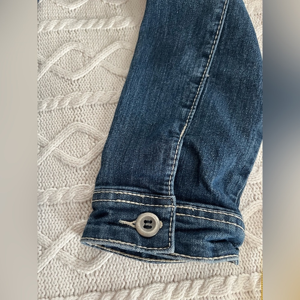 Maurices Denim Distressed Jacket with Button Details Women’s Size Medium - Picture 12 of 15